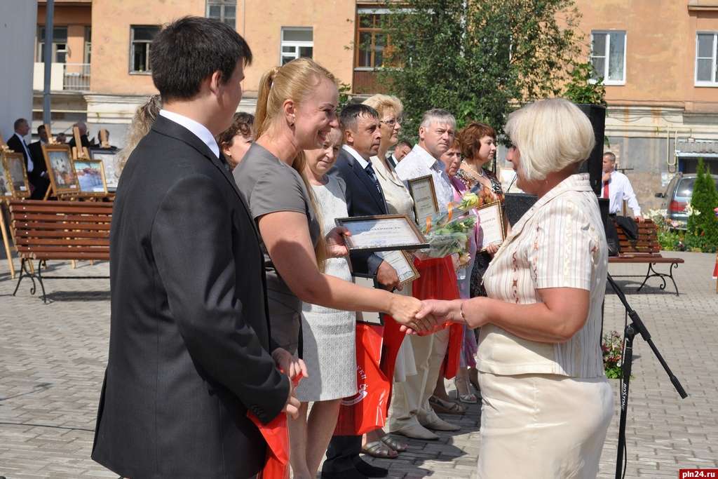 Погода в великих луках на дня