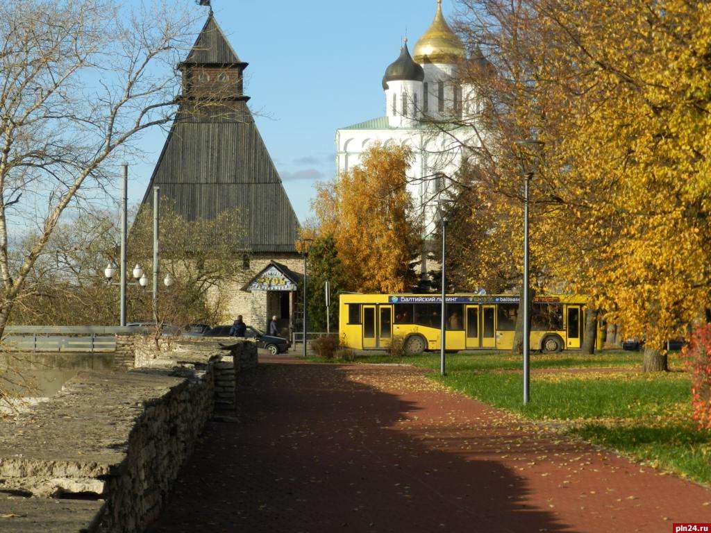 Куда сходить в октябре. Псков в октябре. Псков развлечения. Куда сходить в Пскове. Псков в октябре фото.