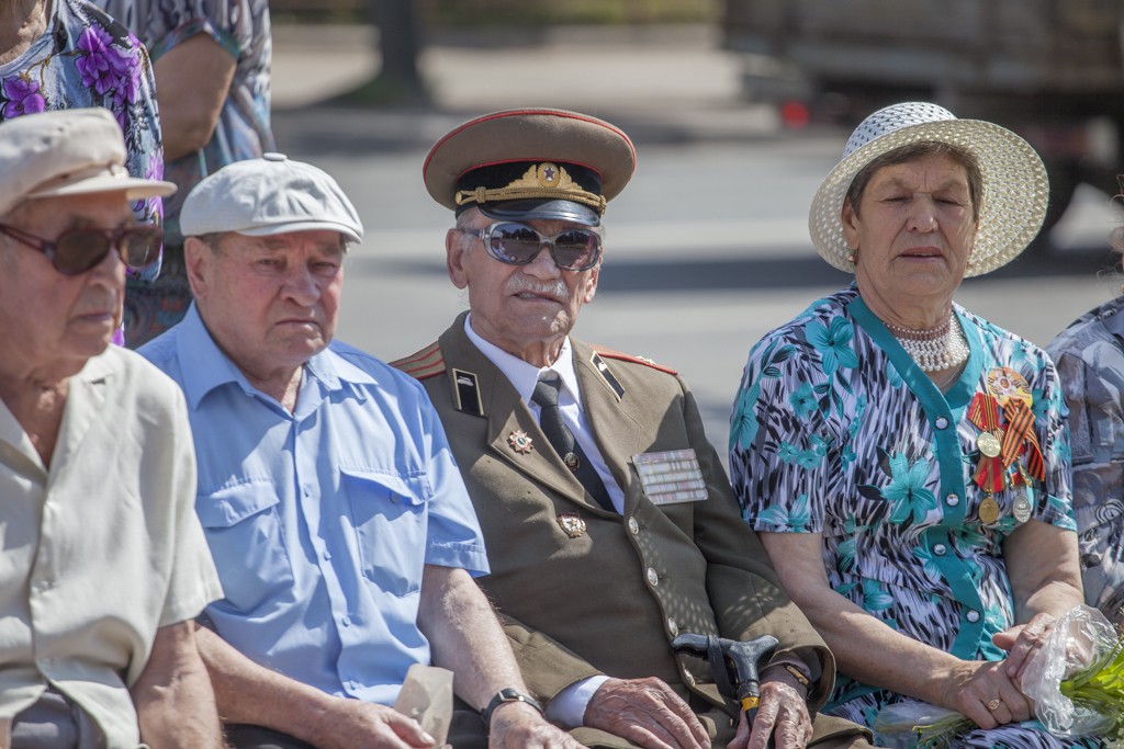 23 июля в Пскове на площади Победа состоялся торжественный ритуал возложения гирлянды воинской славы и цветов к могиле Неизвестного солдата и стеле «Псков - город воинской славы», приуроченный к 70-летию освобождения города от немецко-фашистских захватчиков. Фото: Артем Аванесов