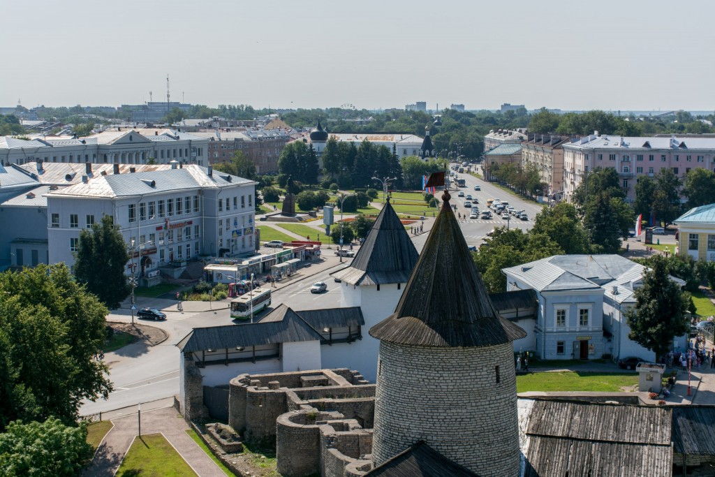 Площади пскова