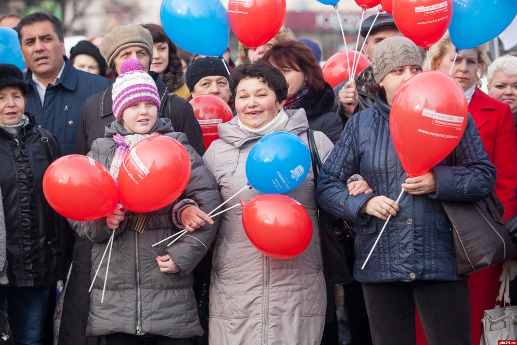 4 ноября в Пскове в честь Дня народного единства состоялись торжественное шествие и митинг 