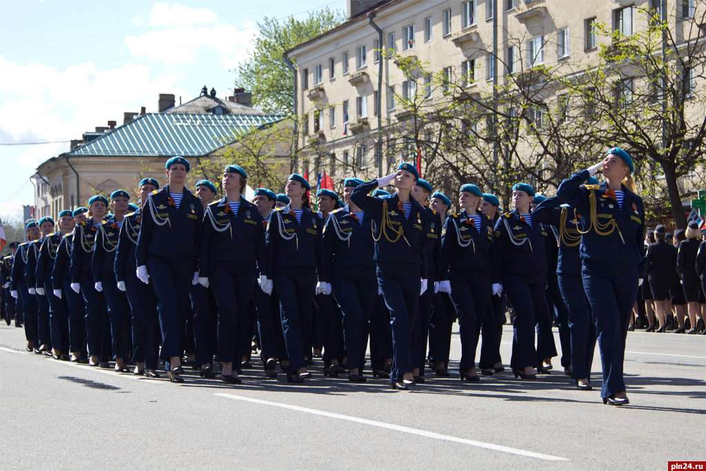 7 май 2012 года 597. Парад Победы Псков 2021. Парад Победы Псков. Парад Победы в Пскове 9 мая 2015. Парад Победы в Пскове 9 мая 2014.