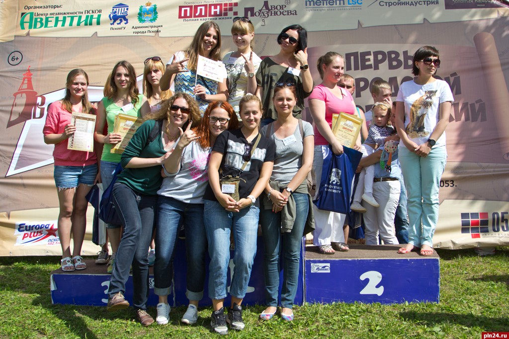 В День города Пскова 25 июля состоялся первый городской исторический квест «Вот тот дом!» Фото Елены Ковалевой  