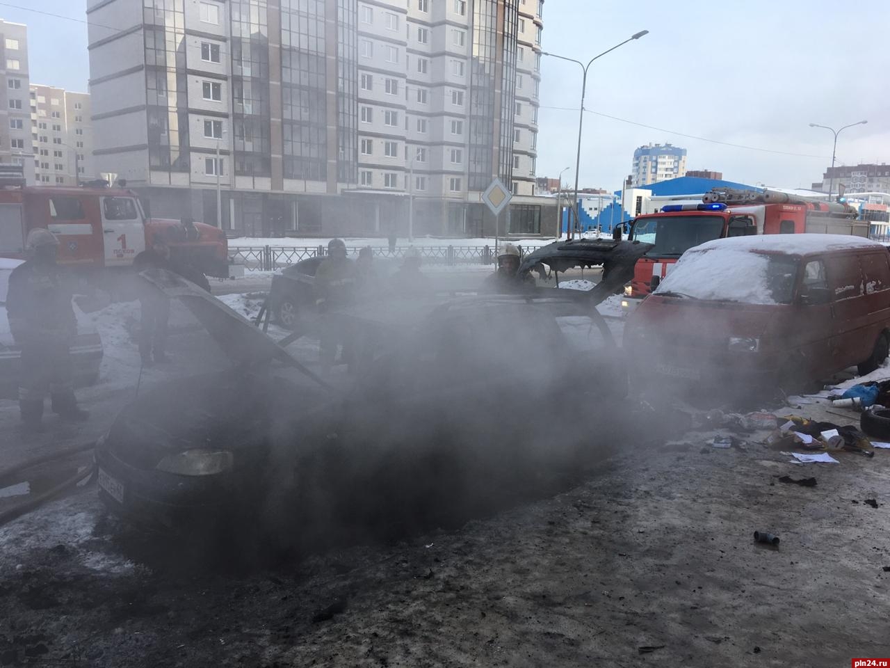 Пожар на Балтийской улице Москва. Опель сгорел