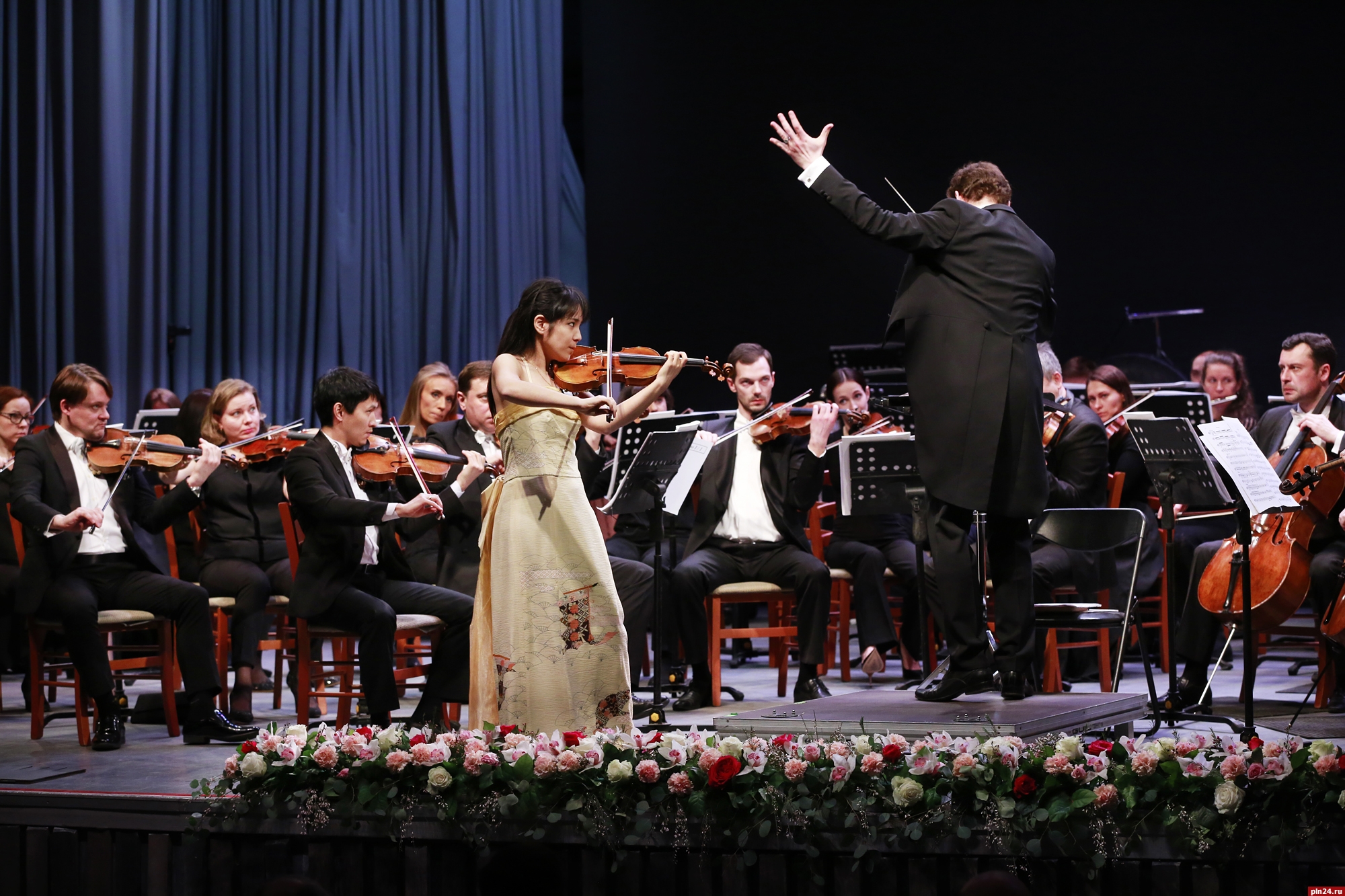 Концерт для трубы с оркестром. Концерт Соната Увертюра симфония. Концерт оркестра Римского -Корсакова в Астраханской филармонии. Концерт для скрипки с оркестром.