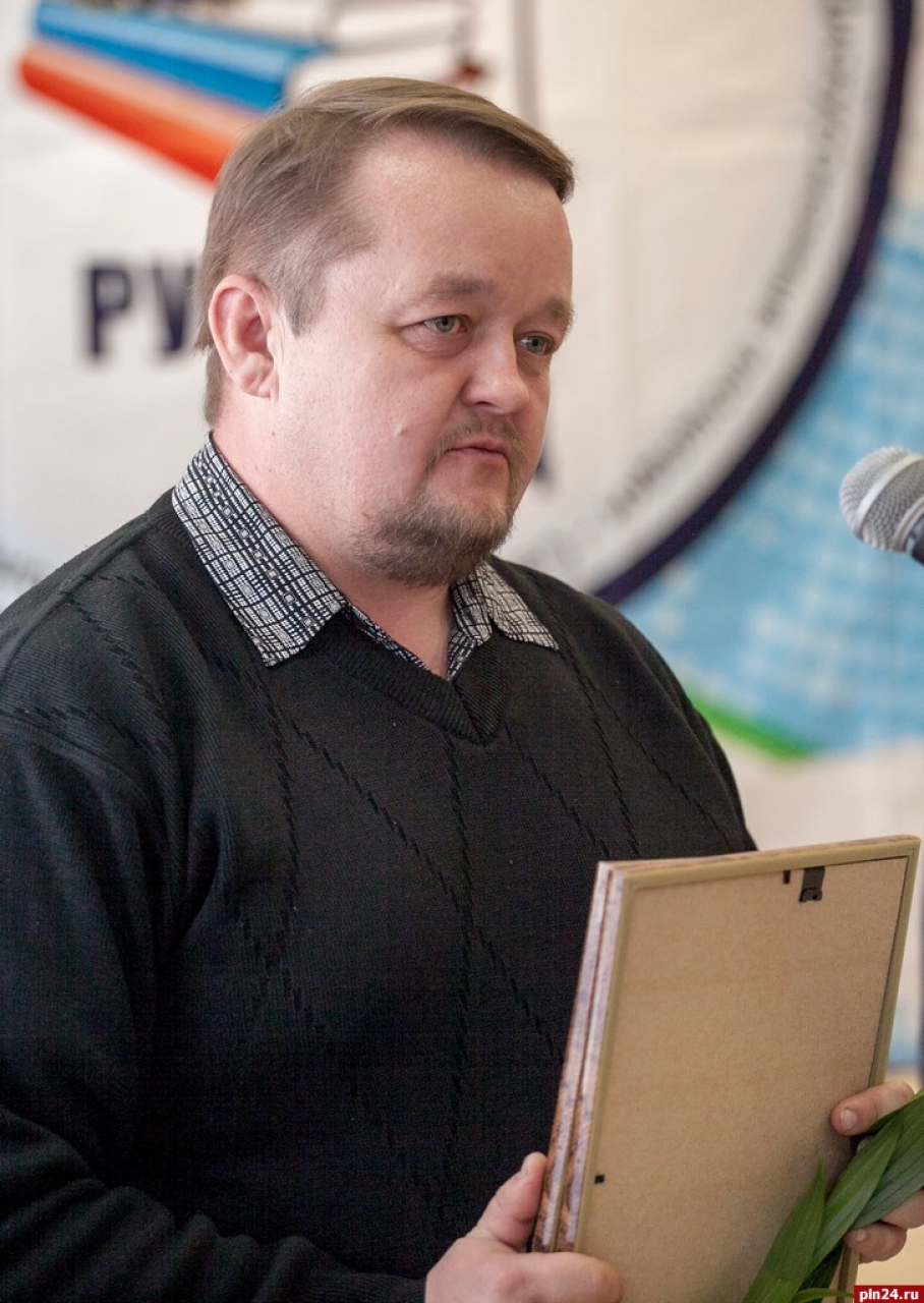 В Псковской универсальной научной библиотеке состоялось открытие XIII Международного книжного форума «Русский Запад». В рамках форума по традиции проходит выставка-ярмарка книжной продукции. Представлены более 35 издательств и книготорговых предприятий из разных уголков России. Фото Андрея Буянова  