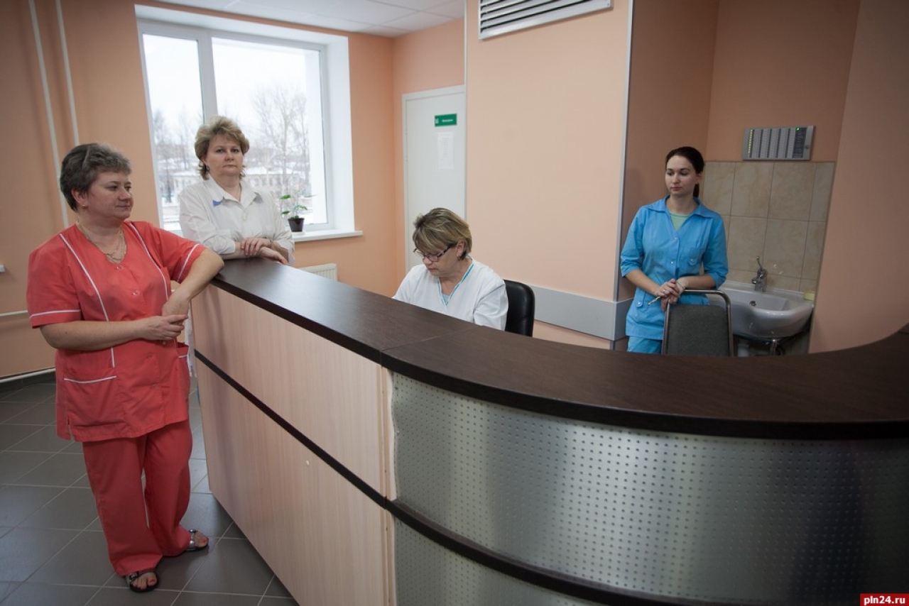 Псковский онкоцентр завершает переезд в новое здание на улице Вокзальной, 15а. Учреждение уже начало свою работу в полном объеме, ежедневно прием пациентов ведут до 10 врачей-онкологов. Фото Андрея Буянова.